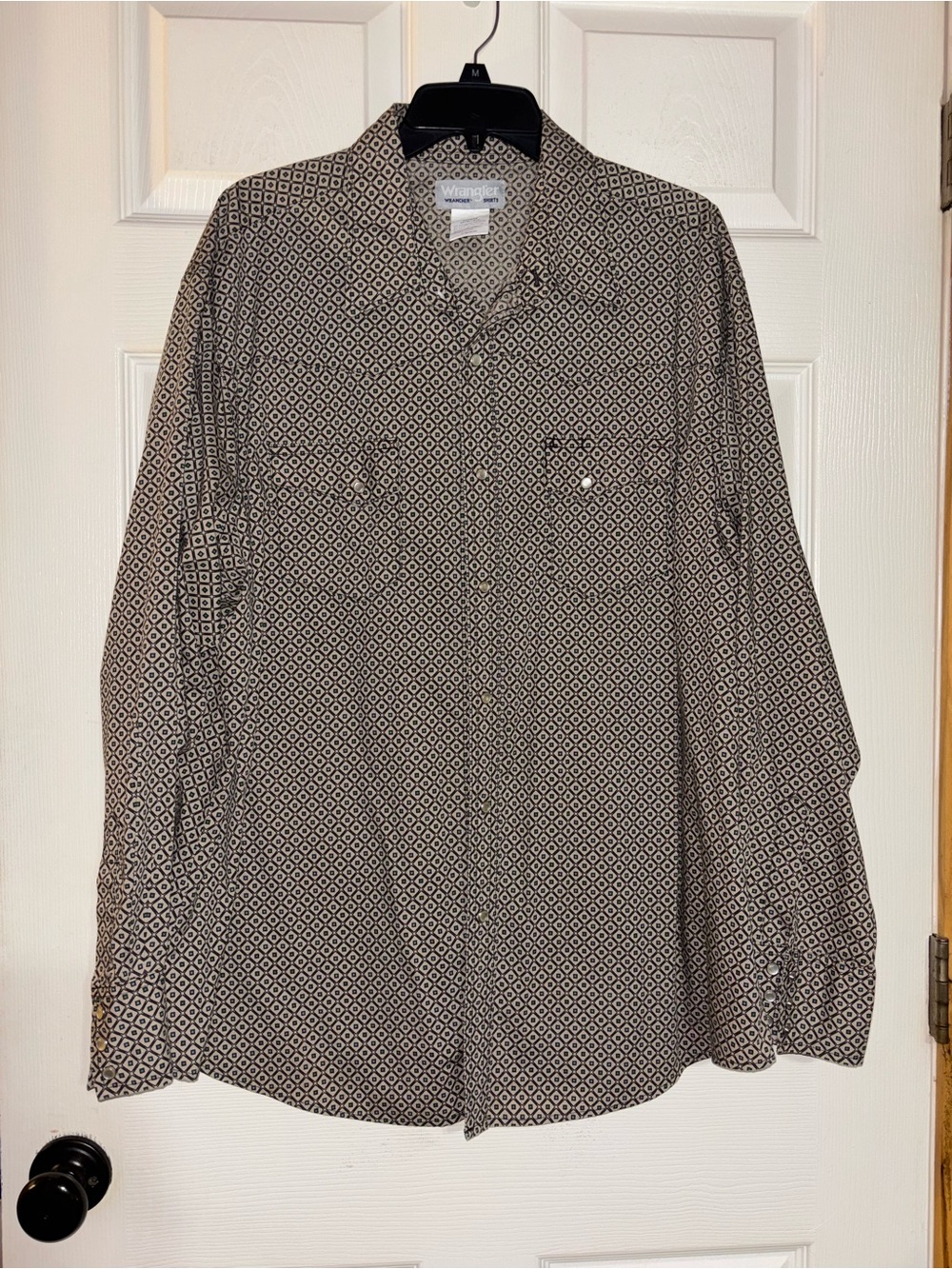 Wrangler Men’s Black & White Diamond Print Button-Up Shirt
